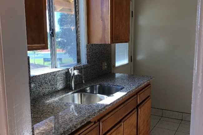 2810 Exposition Blvd, Unit D in Santa Monica, CA - Foto de edificio - Building Photo