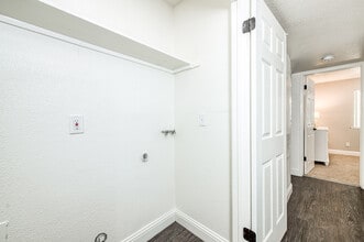 The Landing at Fancher Creek in Fresno, CA - Building Photo - Building Photo