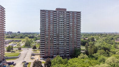 Humberview I & II in Toronto, ON - Building Photo - Building Photo