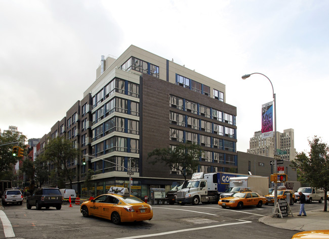 Griffin Court Condominium in New York, NY - Building Photo - Building Photo