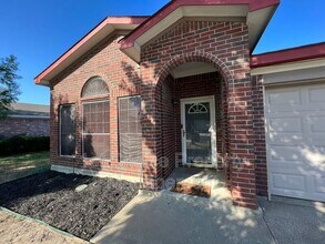7904 Fox Chase Dr in Fort Worth, TX - Building Photo - Building Photo