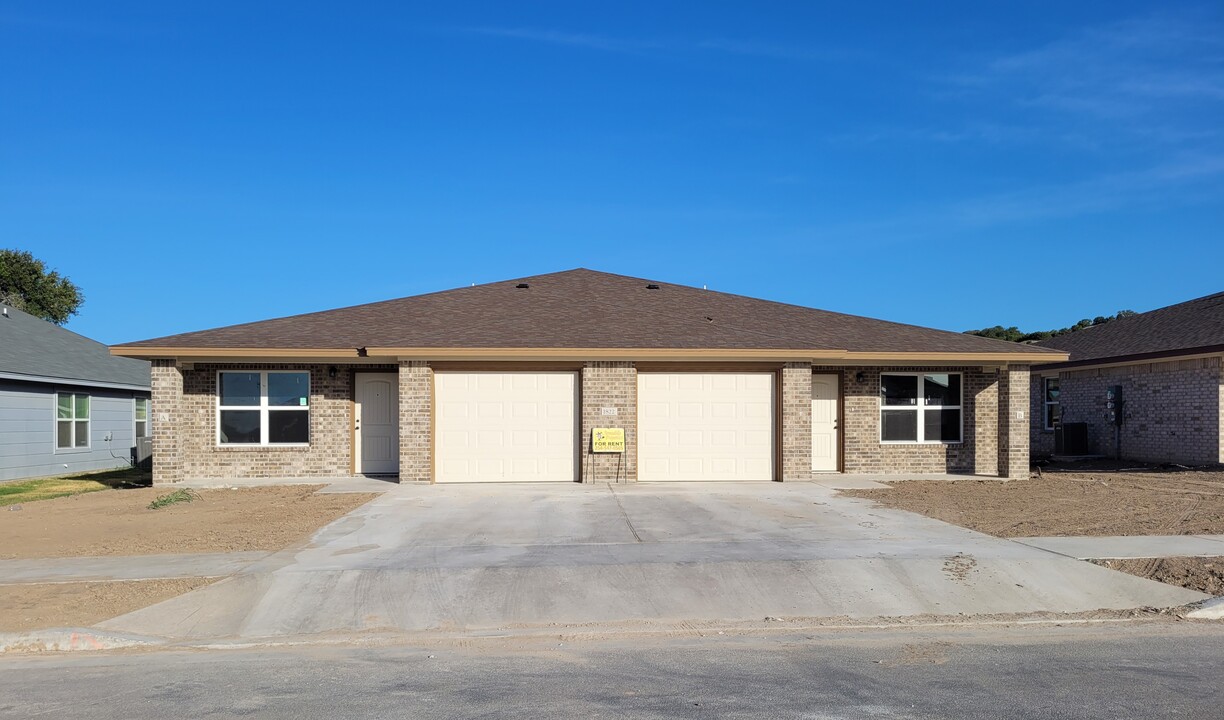 1822 Castroville Trl, Unit A Photo