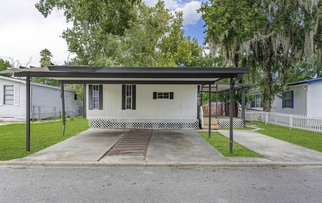 7623 Sunwood Dr in Jacksonville, FL - Foto de edificio - Building Photo