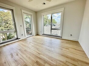 100 Mount Pleasant Ave, Unit 1F in Boston, MA - Building Photo - Building Photo