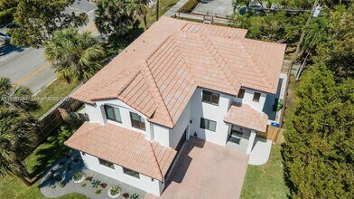 1451 SW 11th Pl in Fort Lauderdale, FL - Building Photo - Building Photo