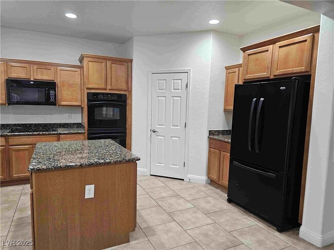 property at 2553 Chateau Clermont St