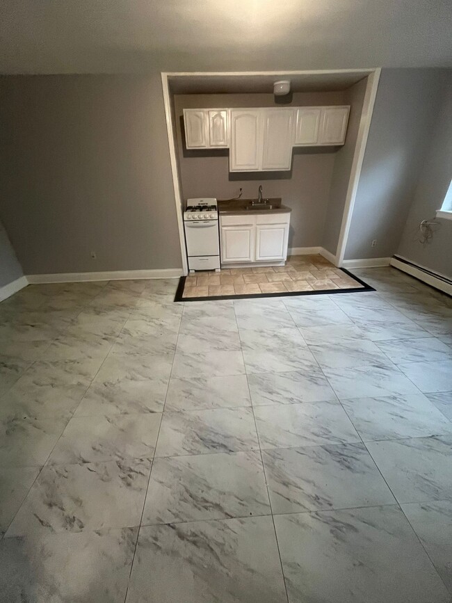 946 18th Ave, Unit B3 in Newark, NJ - Building Photo - Building Photo