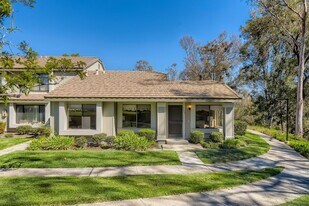 5320 Oakleaf Point in San Diego, CA - Building Photo