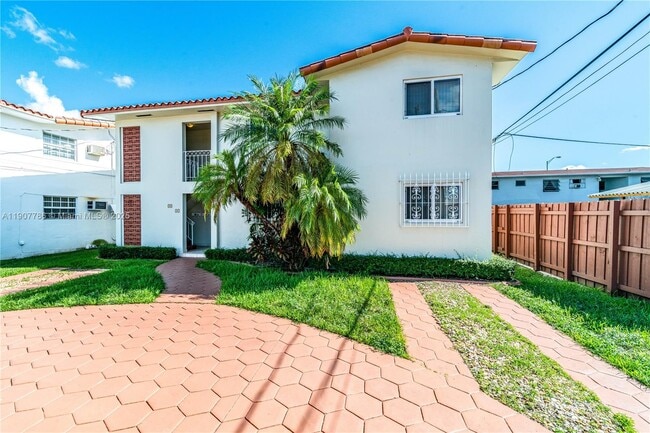 23 NW 33rd Ave in Miami, FL - Building Photo - Building Photo