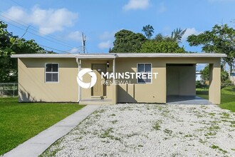 1207 NW 13th Ln in Fort Lauderdale, FL - Building Photo - Building Photo