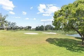 9220 S Hollybrook Lake Dr in Pembroke Pines, FL - Building Photo - Building Photo