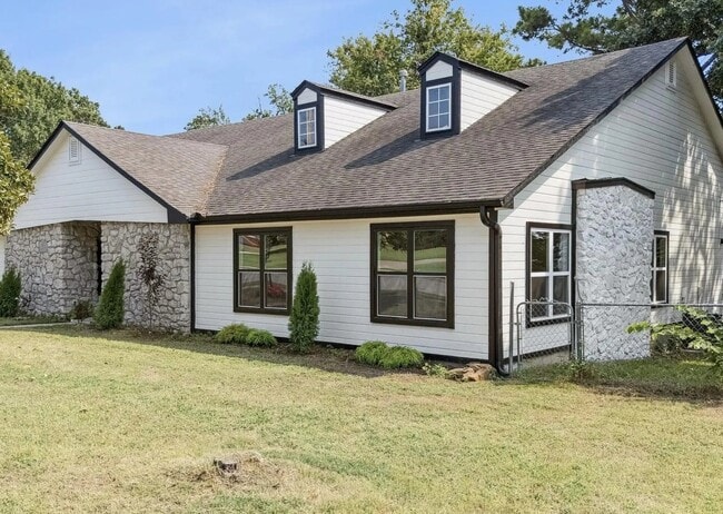 610 W Fairview St in Tulsa, OK - Foto de edificio - Building Photo