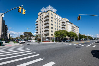 The Nautilus in Rockaway Beach, NY - Building Photo - Building Photo