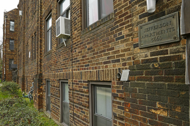 Jefferson Apartments in Pittsburgh, PA - Building Photo - Building Photo