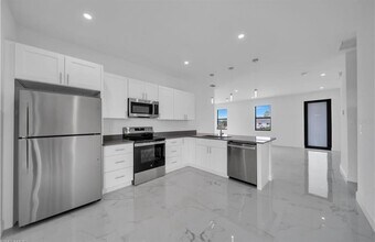 4646 Leonard Blvd S in Lehigh Acres, FL - Building Photo - Building Photo