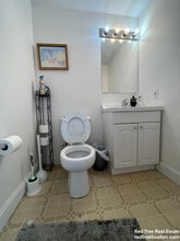 8-10 Glencoe St. Unit 3, Unit 3 in Boston, MA - Building Photo - Building Photo