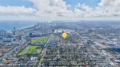 1016 NE 4th Ct. in Hallandale Beach, FL - Building Photo - Building Photo