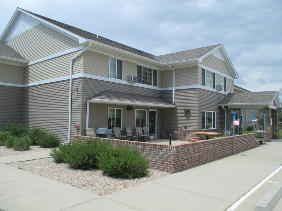 Buffalo Ridge Apartments in Worthington, MN - Building Photo