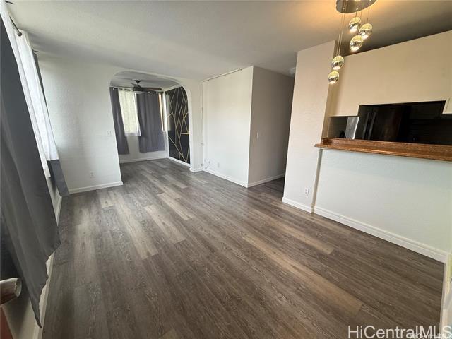 1105 Acacia Rd in Pearl City, HI - Building Photo