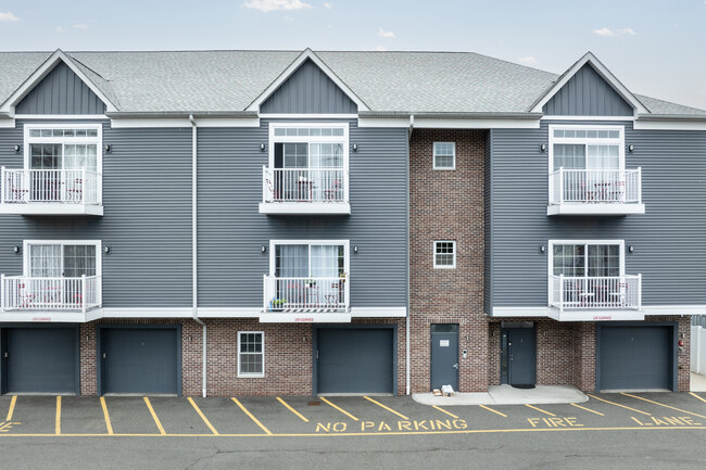 59 Willet St in Bloomfield, NJ - Foto de edificio - Building Photo