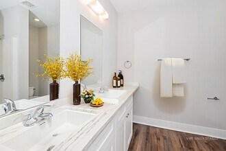 1007 Autumns Wood Cir E in Brunswick, GA - Foto de edificio - Building Photo