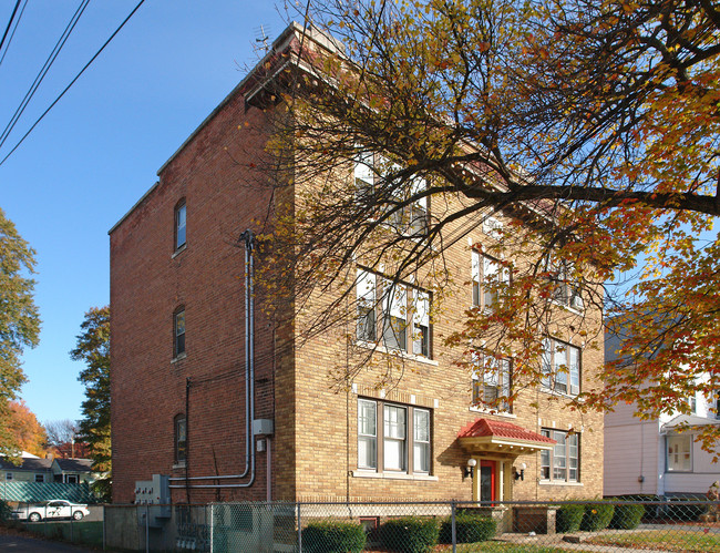 50-52 Boulanger in West Hartford, CT - Building Photo - Building Photo