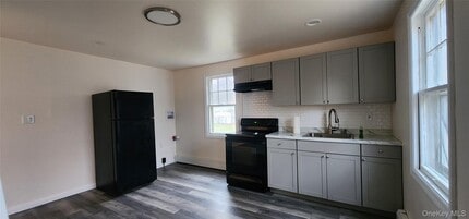 239 Commack Rd in Brookhaven, NY - Building Photo - Building Photo