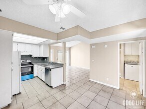 2812 E Valley Pkwy in Escondido, CA - Building Photo - Building Photo