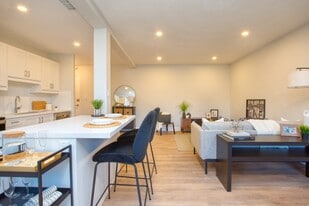 2293 Eglinton Ave E in Toronto, ON - Building Photo