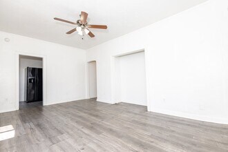 357 S Alvarado St, Unit 117 in Los Angeles, CA - Building Photo - Building Photo