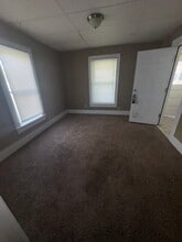 207 S Clarence St in Wichita, KS - Building Photo - Building Photo