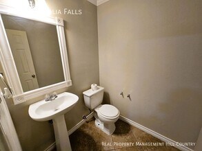 24611 Magnolia Falls in San Antonio, TX - Building Photo - Building Photo