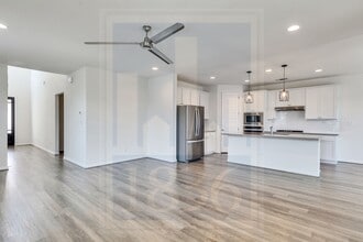 100 Fluttermill Loop in Liberty Hill, TX - Building Photo - Building Photo