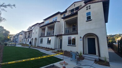 8383 Tahoe St in Lemon Grove, CA - Foto de edificio - Building Photo
