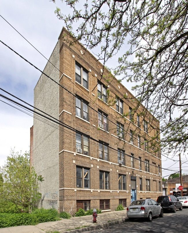 4 Fairview Ave in Jersey City, NJ - Foto de edificio - Building Photo