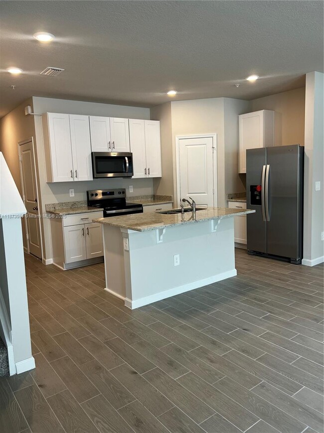 property at 478 Salisbury Cir
