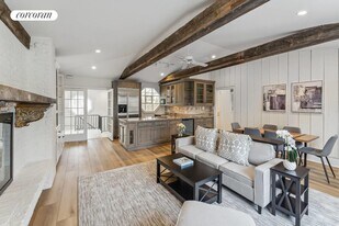 710 Montauk Hwy in Water Mill, NY - Building Photo