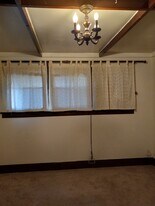 1202 N Spaulding Ave