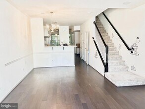 2665 Manhattan Pl in Vienna, VA - Building Photo - Building Photo