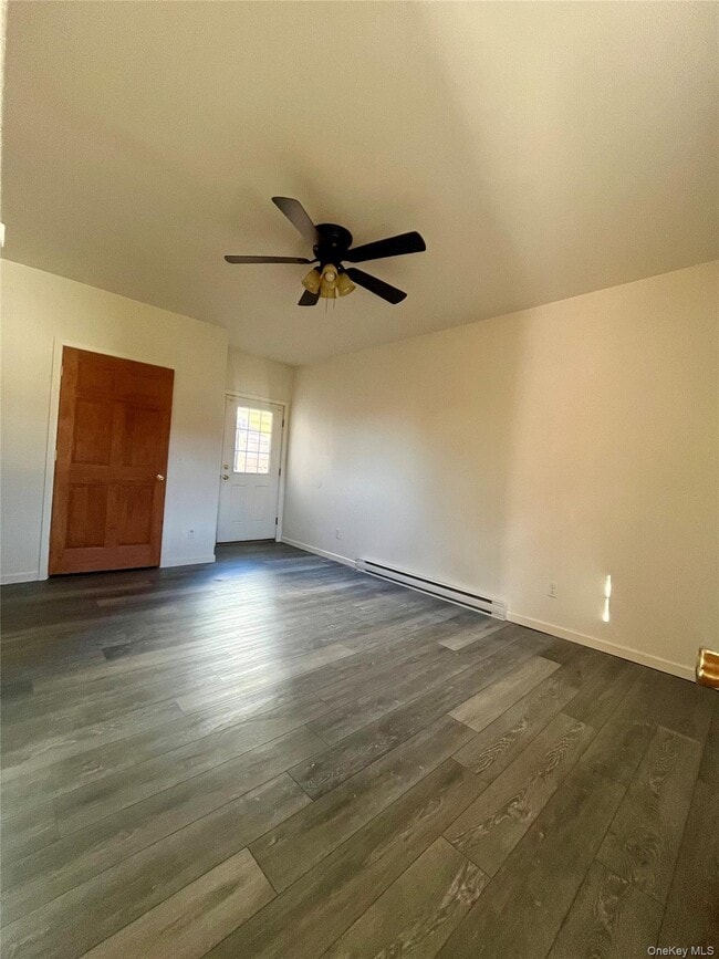 73 Webster Ave in Goshen, NY - Foto de edificio - Building Photo