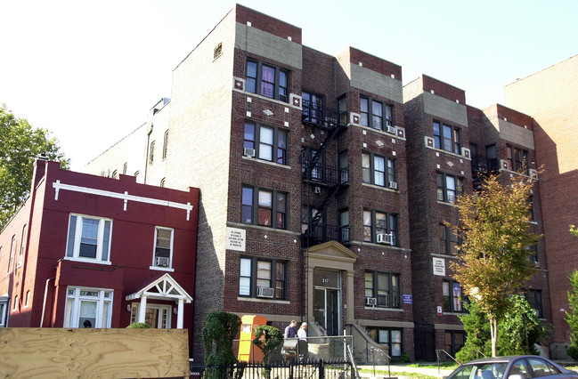 317-319 Fairmount Ave in Jersey City, NJ - Building Photo - Building Photo