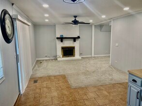 214 Autumn Ln in Vernon Hills, IL - Building Photo - Building Photo
