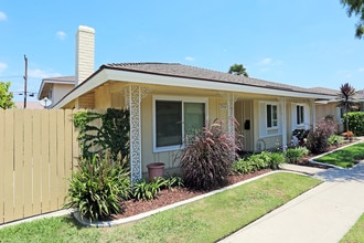 7551 Volga Dr in Huntington Beach, CA - Building Photo - Building Photo