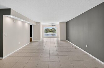 5842 Crystal Shores Dr in Boynton Beach, FL - Building Photo - Building Photo