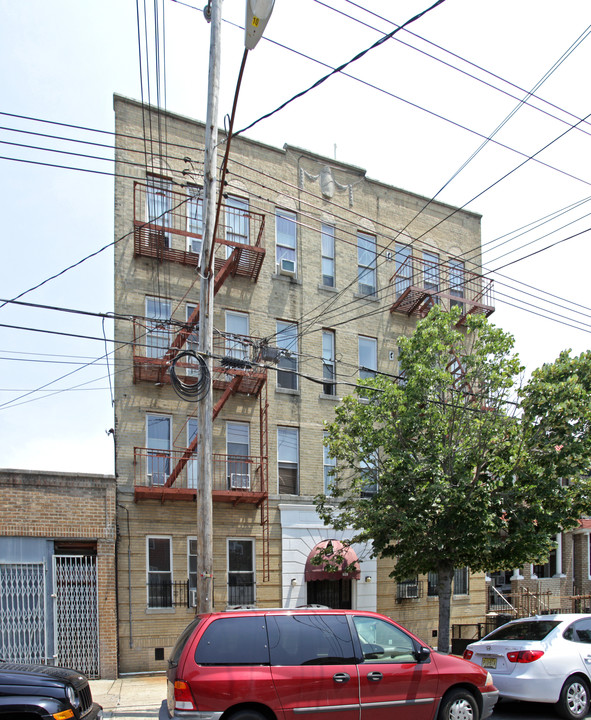 929 71st St in Brooklyn, NY - Building Photo