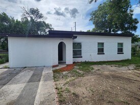 1216 Emeralda Rd in Orlando, FL - Building Photo