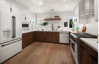 1358 N Fairfax Ave in West Hollywood, CA - Building Photo - Building Photo