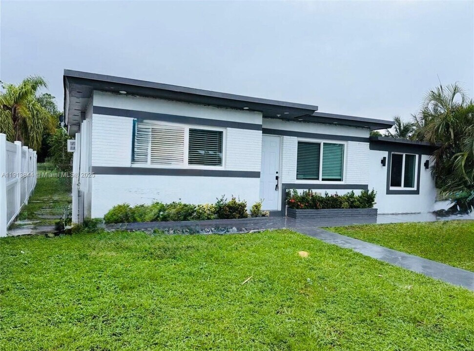 5634 Garfield St in Hollywood, FL - Building Photo