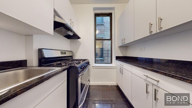 106 E 81st St in New York, NY - Building Photo - Building Photo