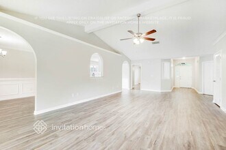 8250 Rocky Creek Dr in Jacksonville, FL - Foto de edificio - Building Photo